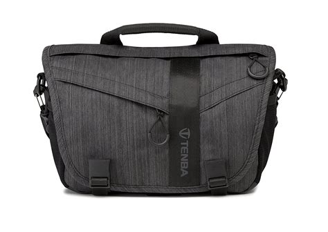 best small camera bag mirrorless.